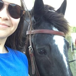 Meet your Posher, Carli